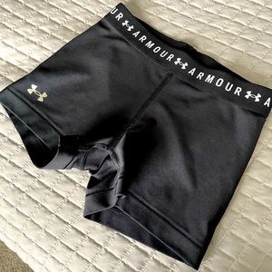 Under Armour Women’s XS compression shorts